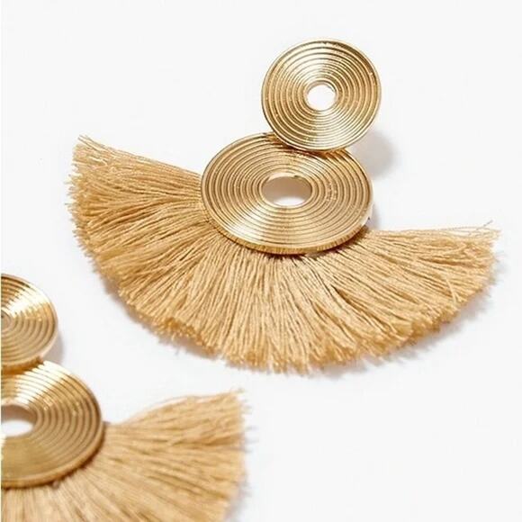 NWT PrettyLittleThing Chic Gold Fringe Disk Statement Earrings Drop Dangle Cream - Picture 10 of 15